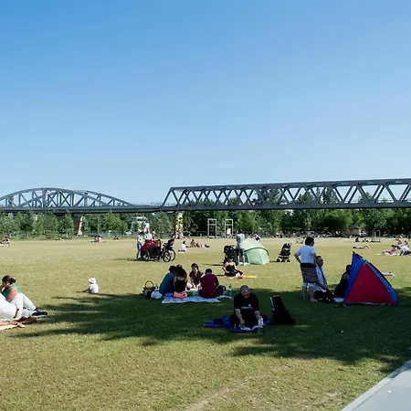 Flottwell & Residenz Am Park 3* برلين