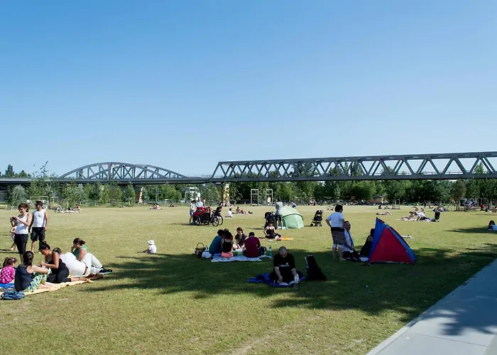 Flottwell & Residenz Am Park 3* برلين