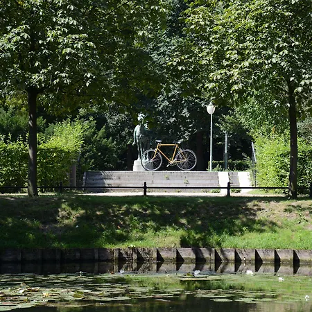 Flottwell & Residenz Am Park Hotell